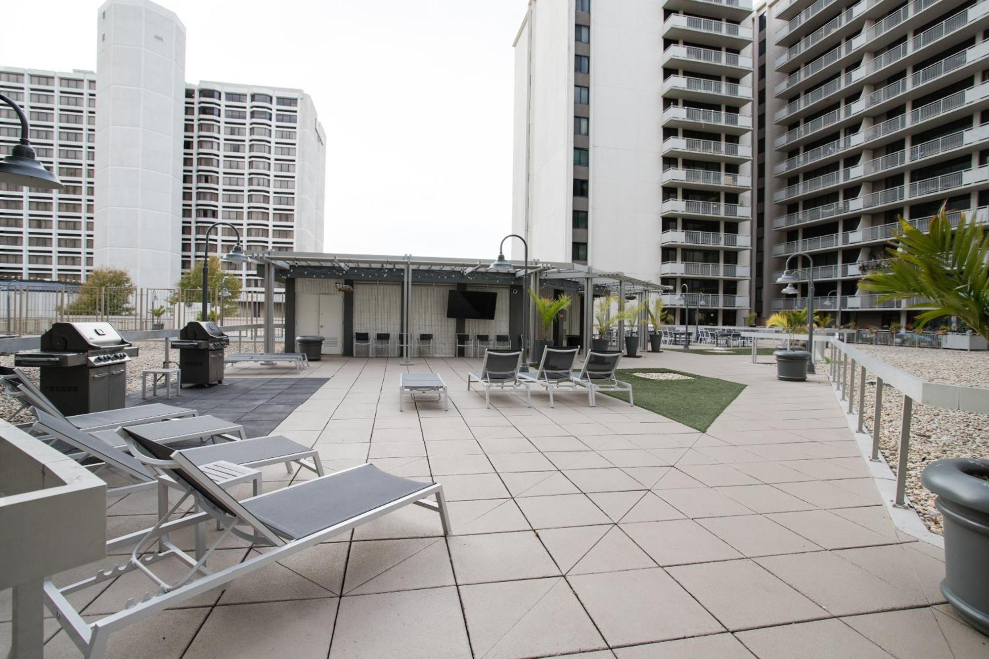 Quiet Apt With Excellent Amenities @Crystal City Apartment Arlington Exterior photo